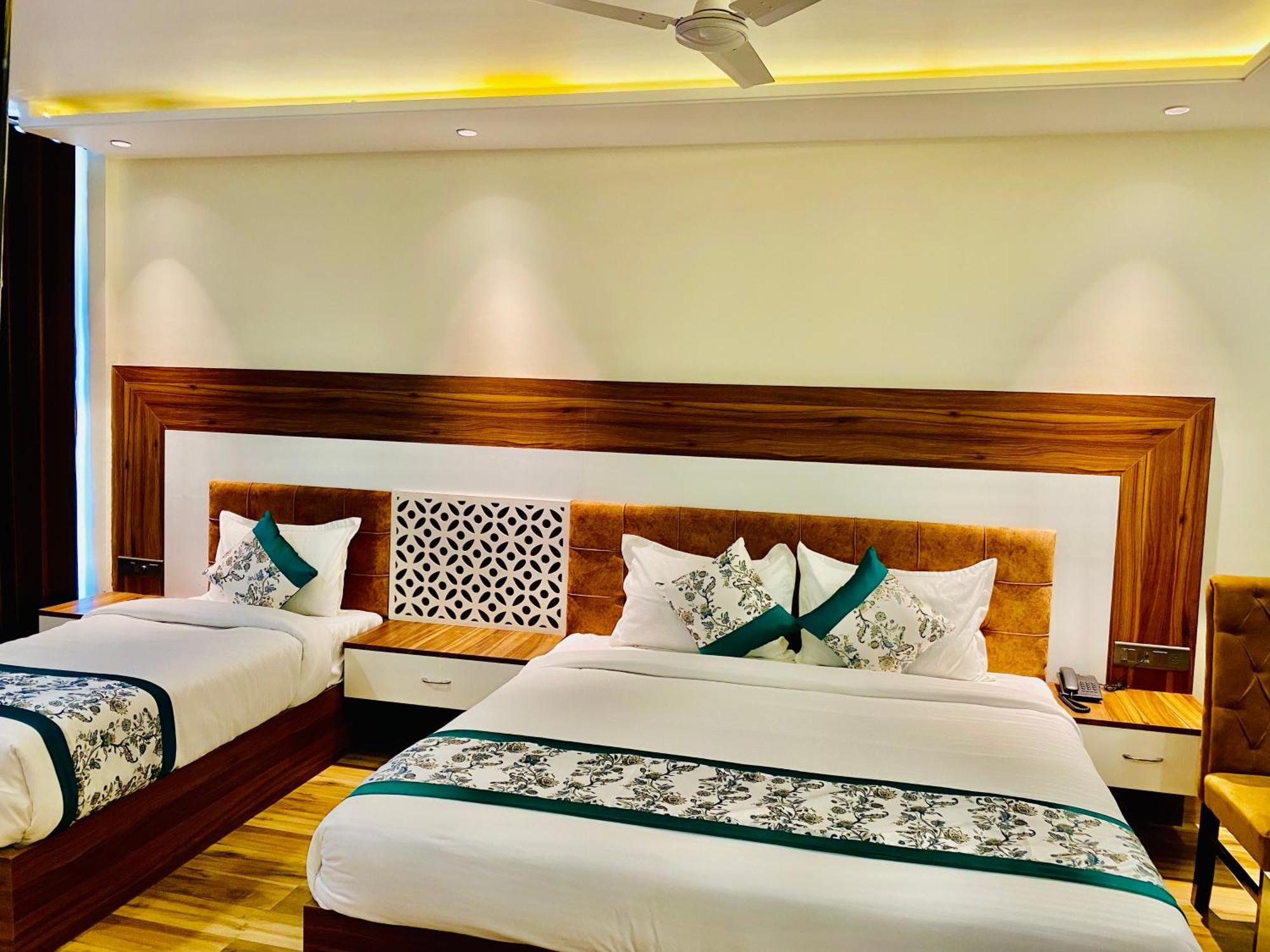 Hotel White House Walking Distance From Golden Temple- With Parking Amritsar Exterior photo