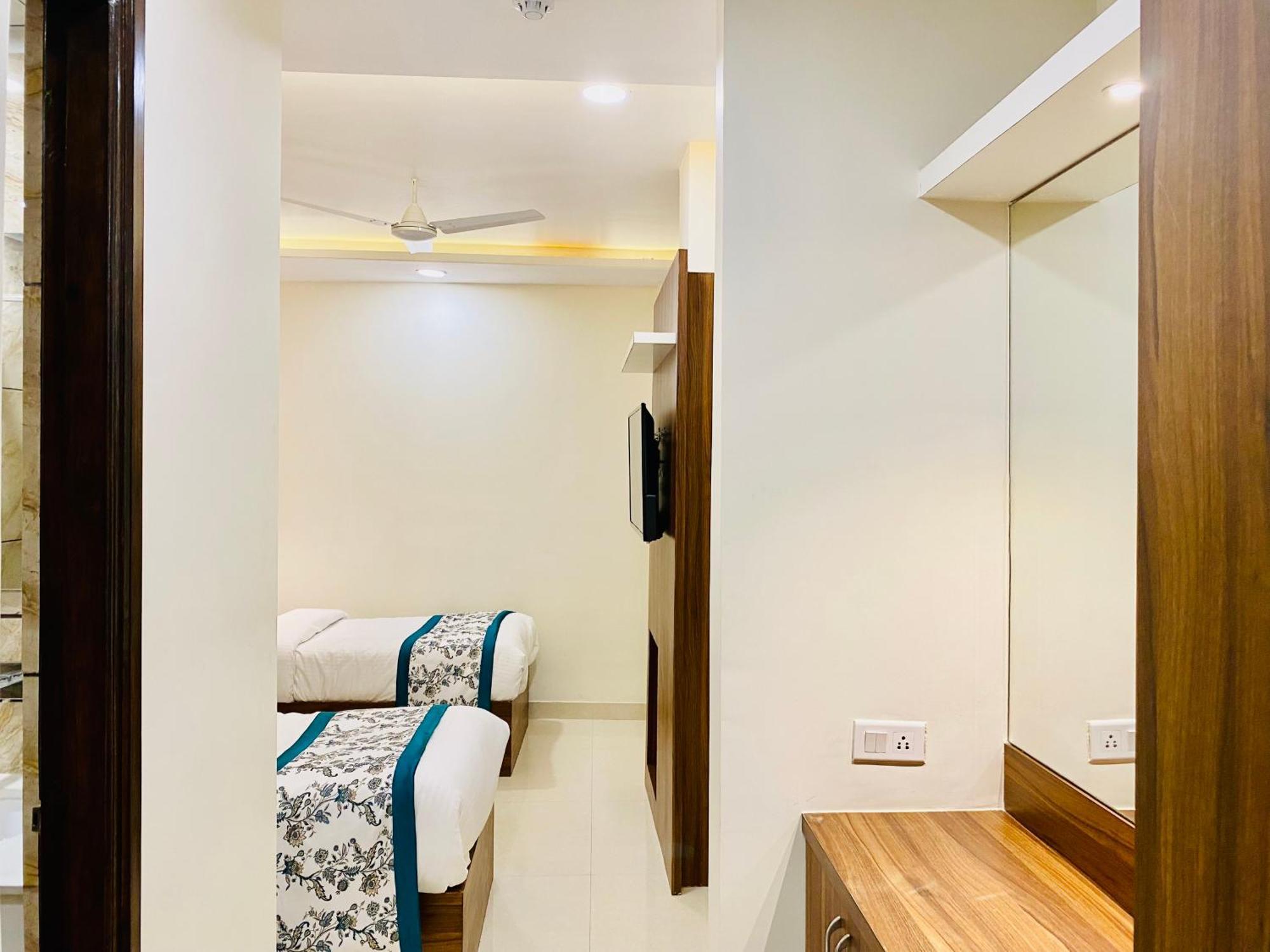Hotel White House Walking Distance From Golden Temple- With Parking Amritsar Exterior photo